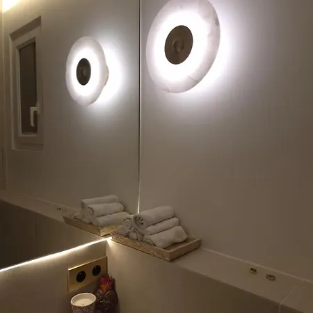 Montmartre Architect-designed Apartment *